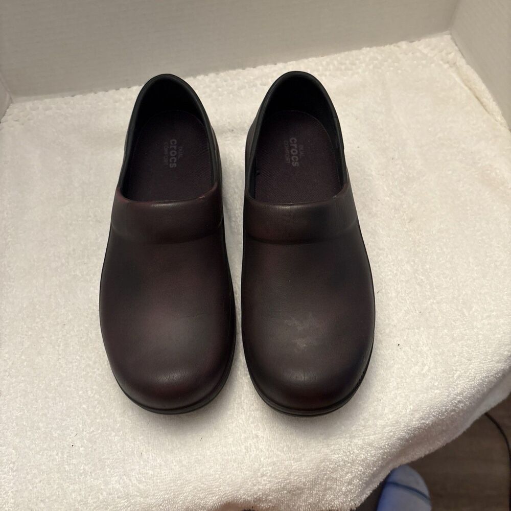 Crocs Womens Size8 Burgundy Black Clogs Slip On Dual Comfort Size 9